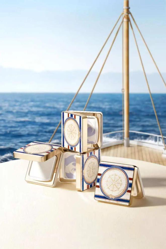 和IU的绽放满足了少女的全部幻想开元ky棋牌本周时髦大事|陈都灵(图16) 和IU的绽放满足了少女的全部幻想开元ky棋牌本周时髦大事|陈都灵(图16)